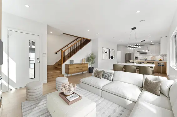 842 St. Denis Avenue, North Vancouver For Sale - image 2