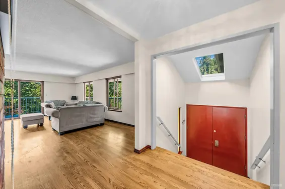 3845 Bayridge Avenue, West Vancouver For Sale - image 26
