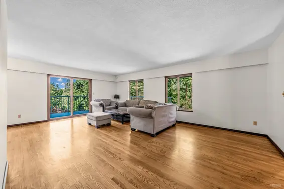 3845 Bayridge Avenue, West Vancouver For Sale - image 29