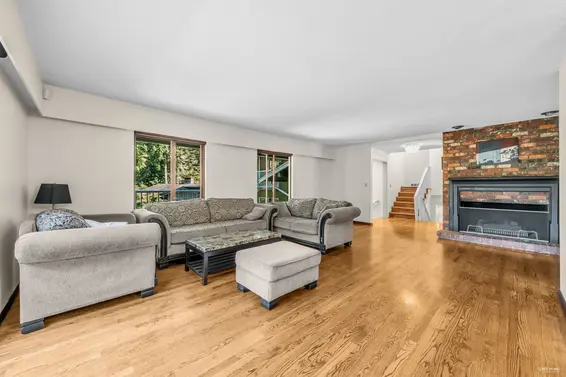 3845 Bayridge Avenue, West Vancouver For Sale - image 30