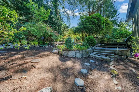 3845 Bayridge Avenue, West Vancouver For Sale - image 37