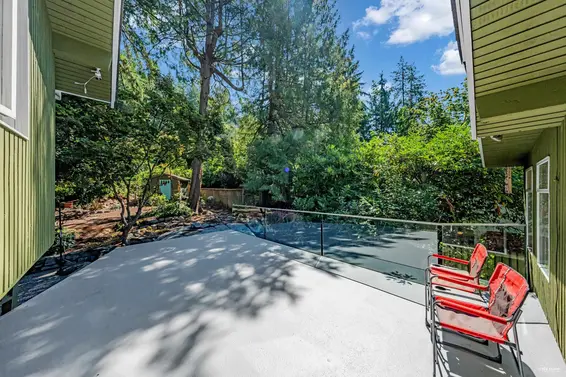 3845 Bayridge Avenue, West Vancouver For Sale - image 39
