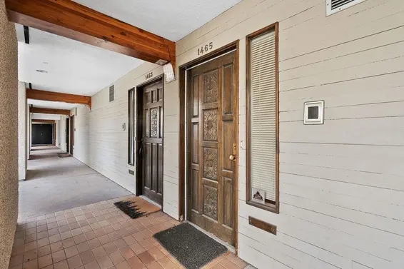 1465 Clyde Avenue, West Vancouver For Sale - image 2