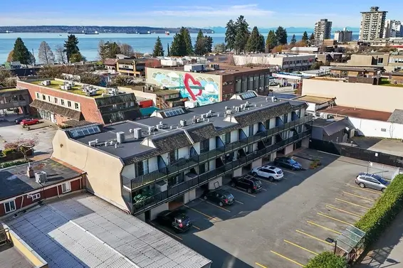 1465 Clyde Avenue, West Vancouver For Sale - image 26