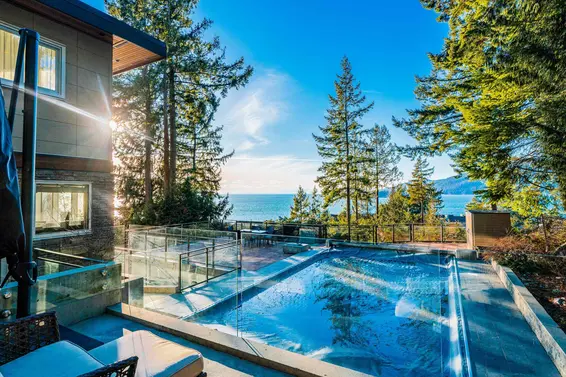 5290 Gulf Place, West Vancouver For Sale - image 3
