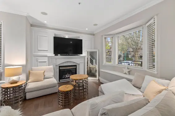 3135 Sunnyhurst Road, North Vancouver For Sale - image 5