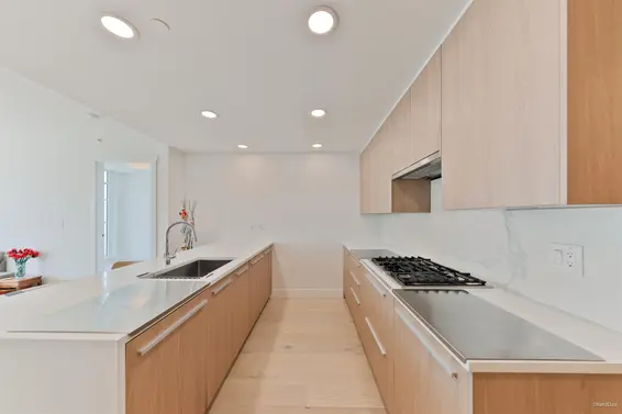 504 2780 Valley Centre Avenue, North Vancouver For Sale - image 3