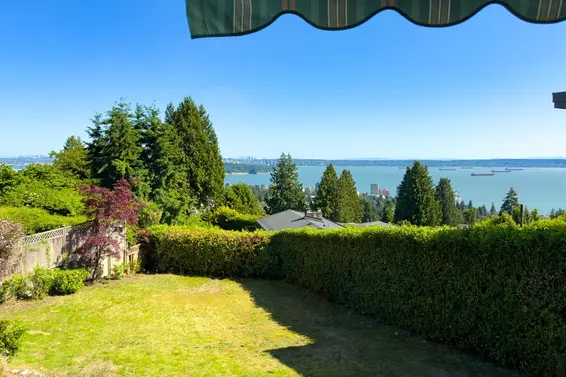 1960 Orchard Way, West Vancouver For Sale - image 2