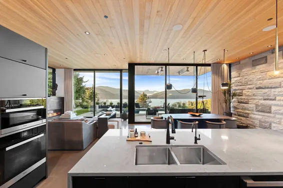 6252 Overstone Drive, West Vancouver For Sale - image 10