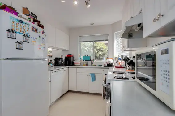 2 348 Bewicke Avenue, North Vancouver For Sale - image 4