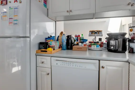2 348 Bewicke Avenue, North Vancouver For Sale - image 5