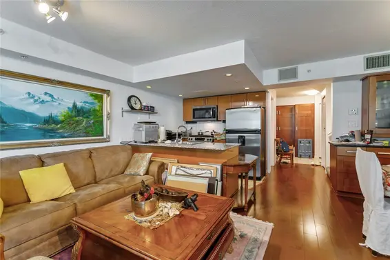 302 188 East Esplanade, North Vancouver For Sale - image 10