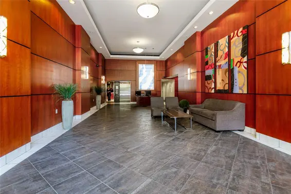 302 188 East Esplanade, North Vancouver For Sale - image 2