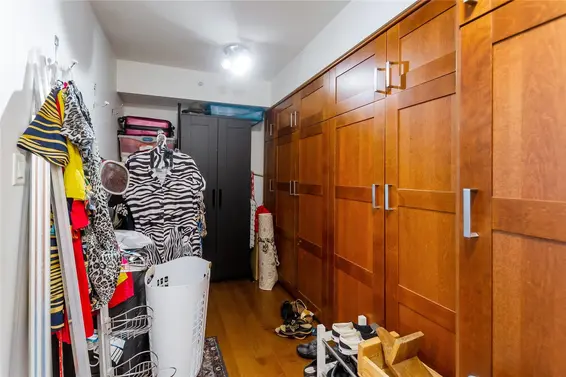 302 188 East Esplanade, North Vancouver For Sale - image 3
