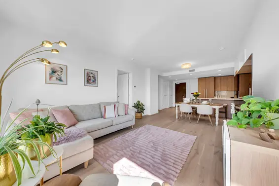 305 2707 Library Lane, North Vancouver