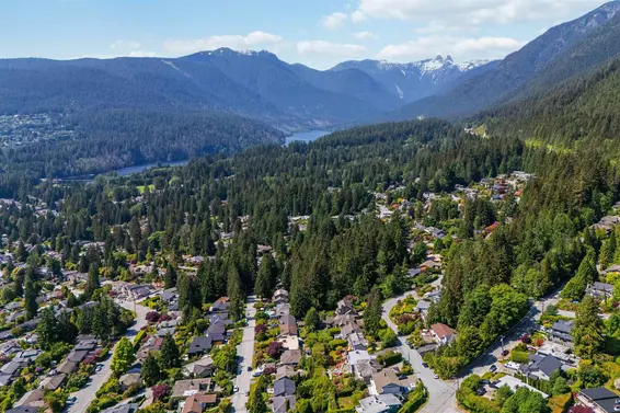 637 Alpine Court, North Vancouver For Sale - image 39