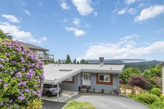 637 Alpine Court, North Vancouver For Sale - image 4