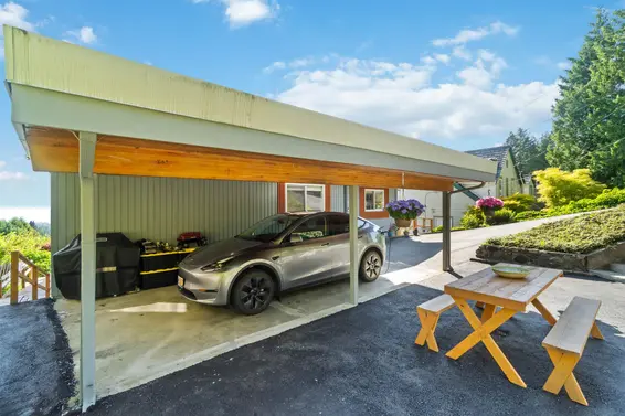 637 Alpine Court, North Vancouver For Sale - image 5