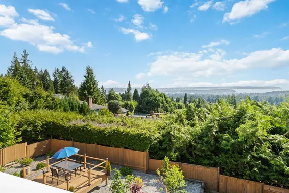 637 Alpine Court, North Vancouver For Sale - image 8