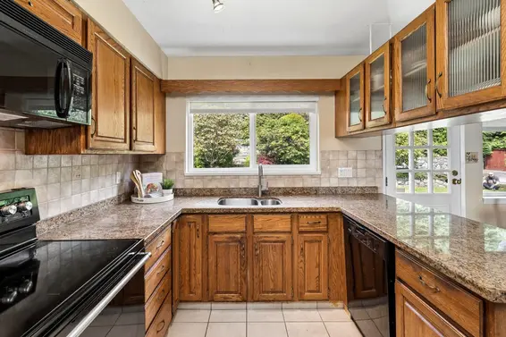 606 Hawstead Place, West Vancouver For Sale - image 11