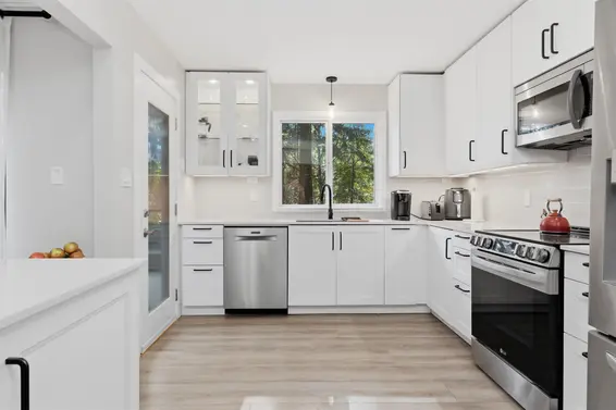 4535 Raeburn Street, North Vancouver For Sale - image 11