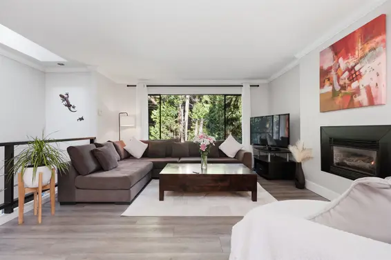 4535 Raeburn Street, North Vancouver For Sale - image 7