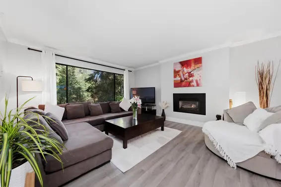 4535 Raeburn Street, North Vancouver For Sale - image 8