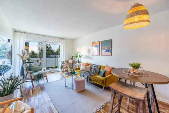 212 360 East 2Nd Street, North Vancouver