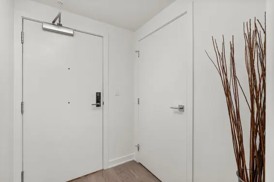1206 1401 Hunter Street, North Vancouver For Sale - image 3