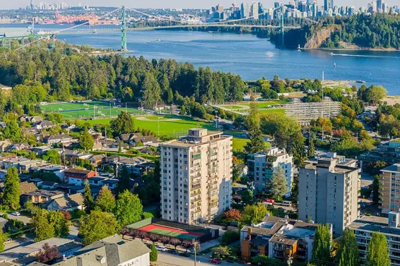 1102 555 13th Street, West Vancouver