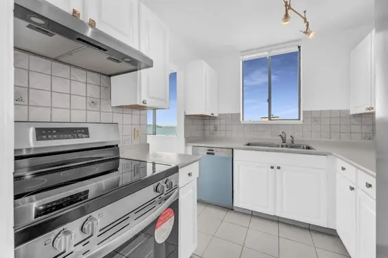1102 555 13th Street, West Vancouver For Sale - image 7