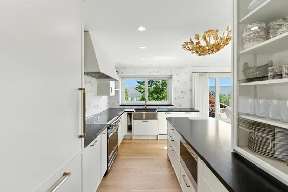 2059 Cliffwood Road, North Vancouver For Sale - image 12