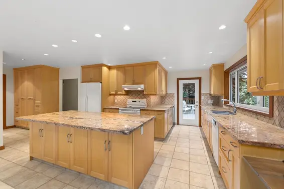 4994 Keith Road, West Vancouver For Sale - image 7