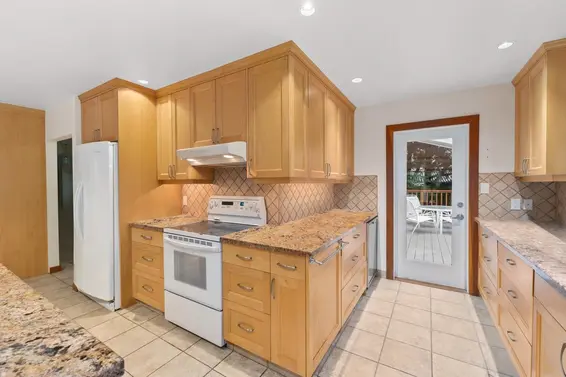 4994 Keith Road, West Vancouver For Sale - image 9