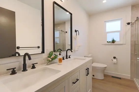 1685 Bowser Avenue, North Vancouver For Sale - image 33