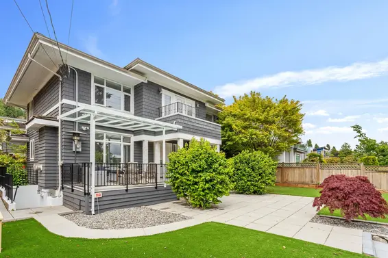 2459 Mathers Avenue, West Vancouver For Sale - image 2