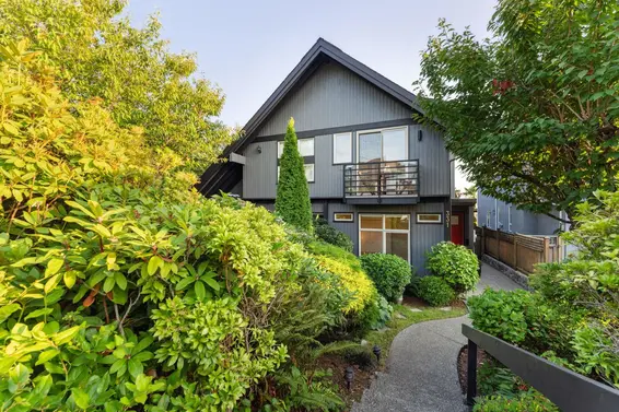 331 East 8th Street, North Vancouver For Sale - image 2