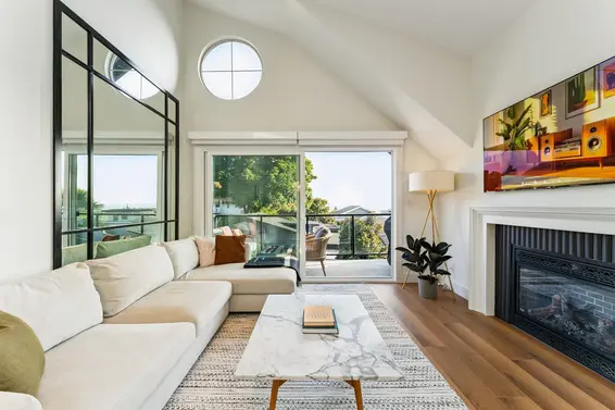 331 East 8th Street, North Vancouver For Sale - image 4