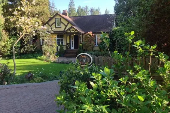 5692 Marine Drive, West Vancouver