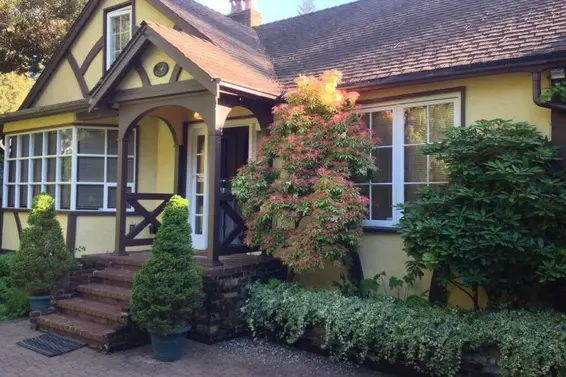 5692 Marine Drive, West Vancouver For Sale - image 2