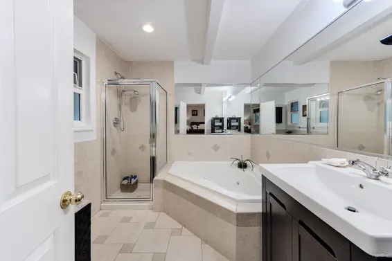 4540 Mountain Highway, North Vancouver For Sale - image 19