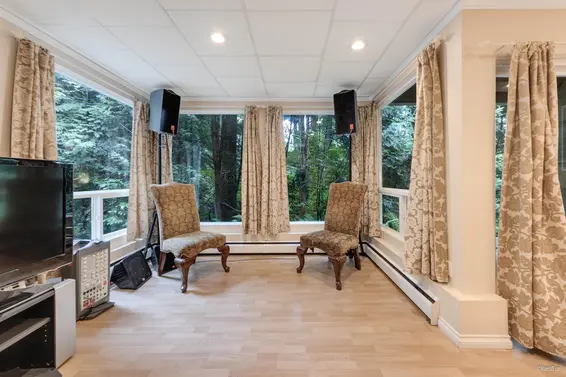 4540 Mountain Highway, North Vancouver For Sale - image 30