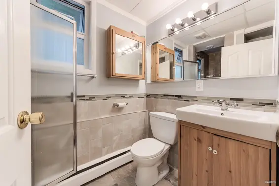 4540 Mountain Highway, North Vancouver For Sale - image 31