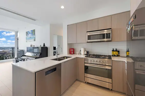 1604 1471 Hunter Street, North Vancouver For Sale - image 5
