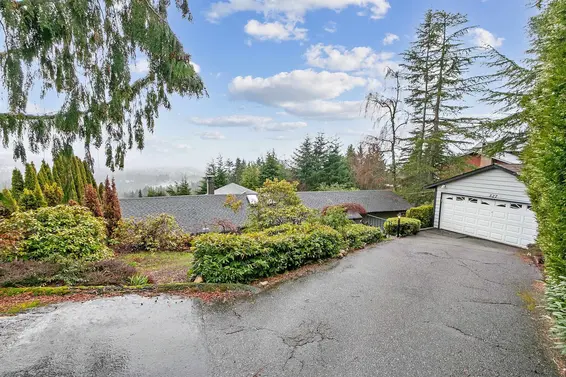 527 Craigmohr Drive, West Vancouver