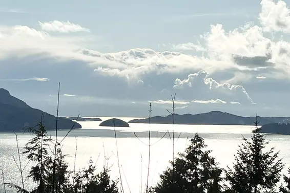 380 Mountain Drive, LIONS BAY