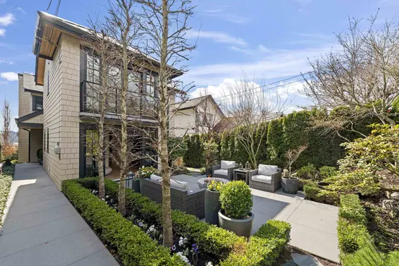 1230 Esquimalt Avenue, West Vancouver For Sale - image 4