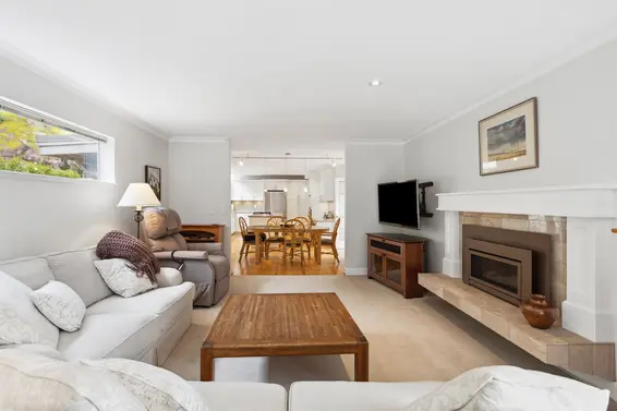 4881 Meadfeild Road, West Vancouver For Sale - image 11
