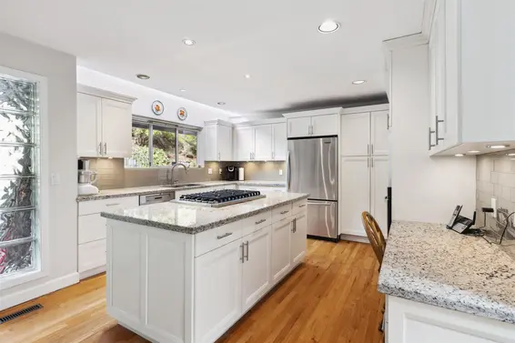 4881 Meadfeild Road, West Vancouver For Sale - image 15