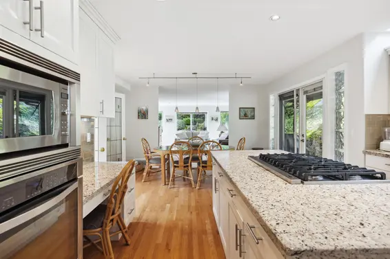 4881 Meadfeild Road, West Vancouver For Sale - image 18